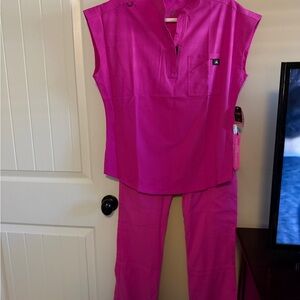 Koi Scrub Set - Size XXS Women’s NWT